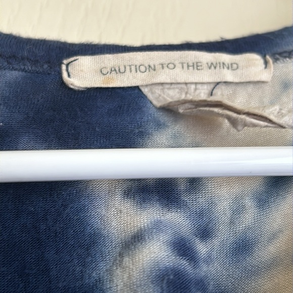 Beautiful blue crop top would look great with leggings work out where - Picture 2 of 2